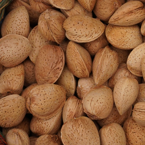 Almendras decorativas colocadas de forma minimalista